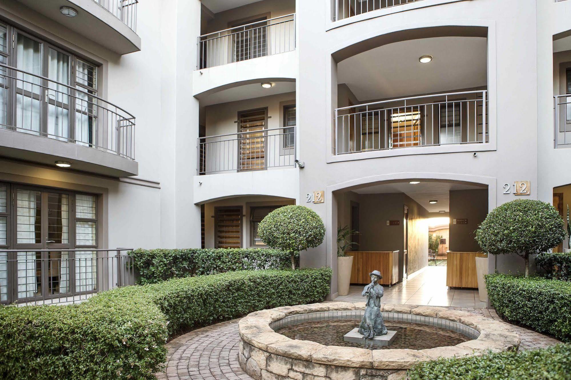 Faircity Grosvenor Gardens Pretoria-Noord Buitenkant foto